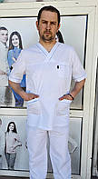 Медичний чоловічий хірургічний костюм білого кольору , медичний чоловічий костюм для масажиста .