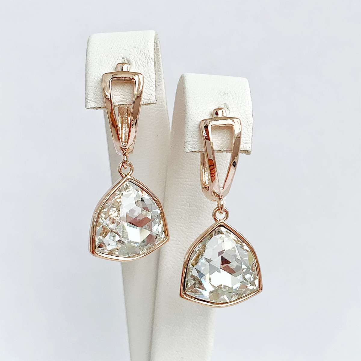 Сережки SONATA з медичного золота, кристали Swarovski білого кольору, позолота PO, 25753
