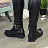 Черевики шкіряні на низькому ходу, декоровані ремінцем, колір чорний, фото 2