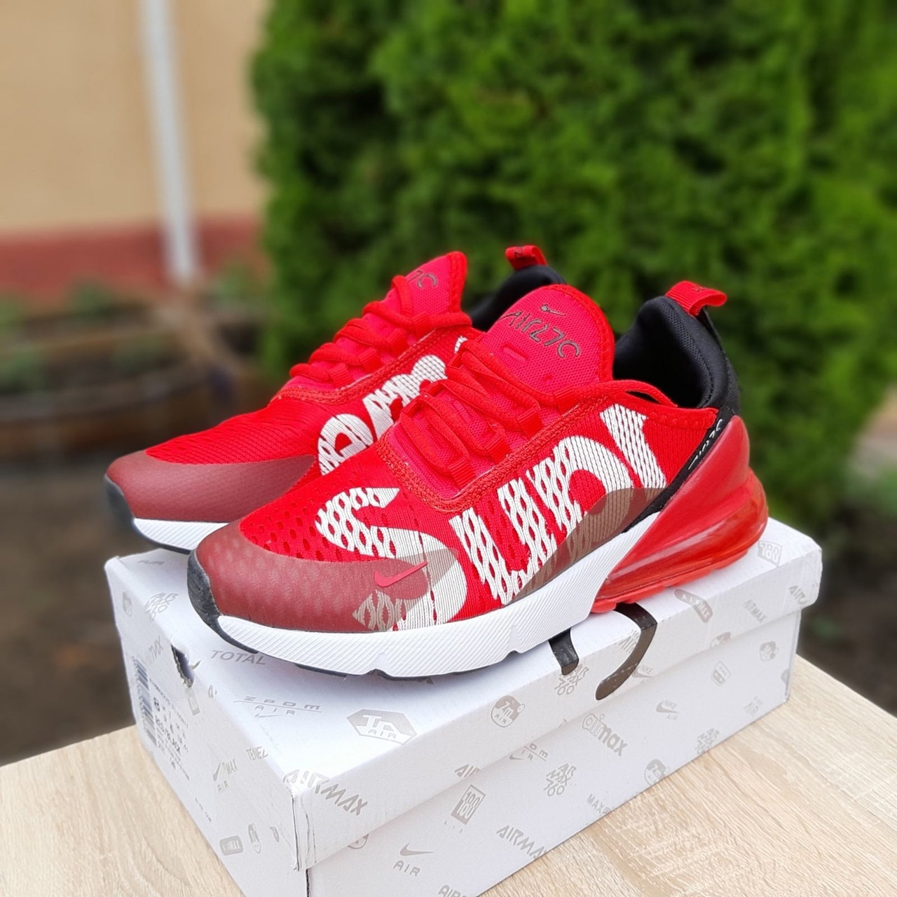 Supreme x shop nike 270