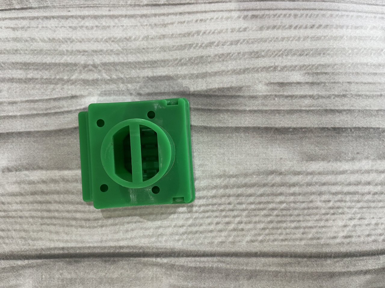 Летковый заградитель пластик с прилеткой, цена: 23 ₴, купить на Prom.ua