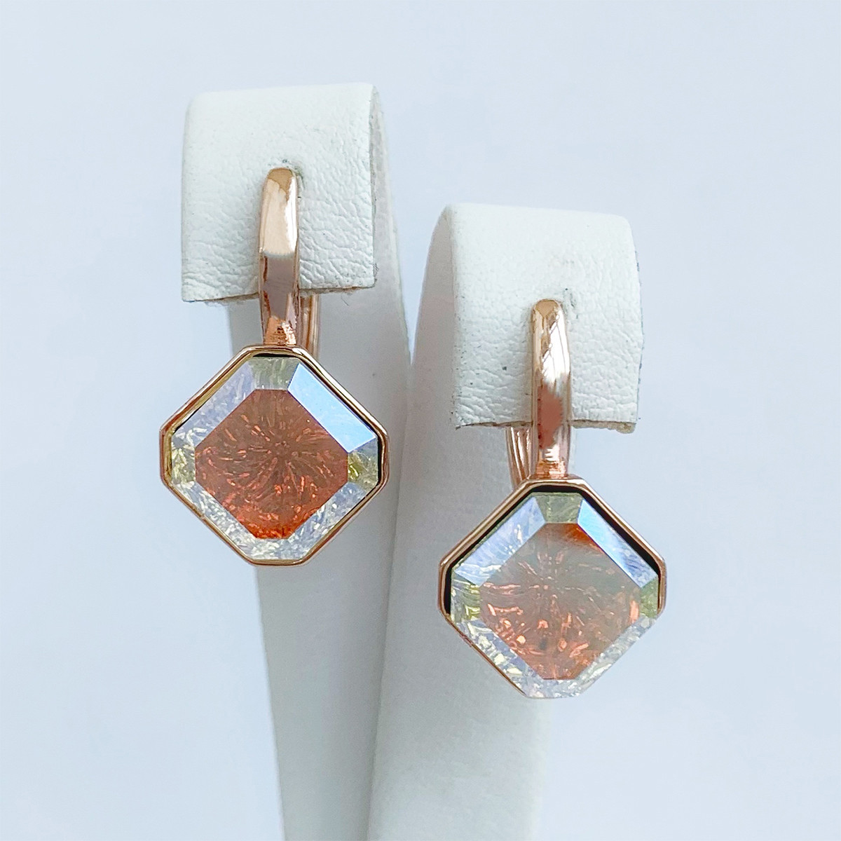 Сережки SONATA з медичного золота, кристали Swarovski кольору Хамелеон, позолота PO, 25701