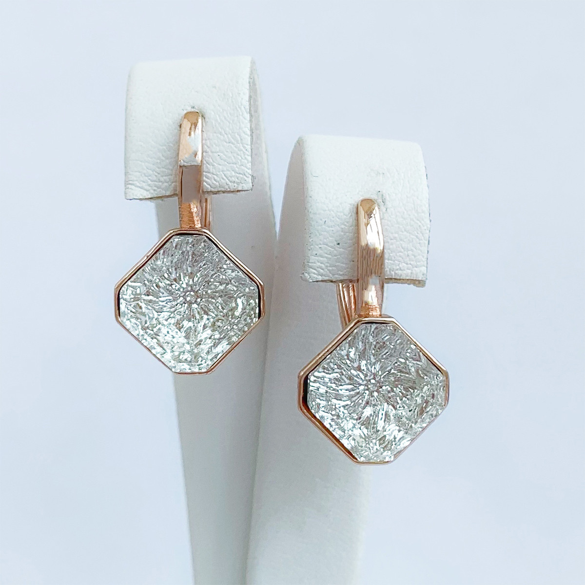 Сережки SONATA з медичного золота, кристали Swarovski білого кольору, позолота PO, 25702