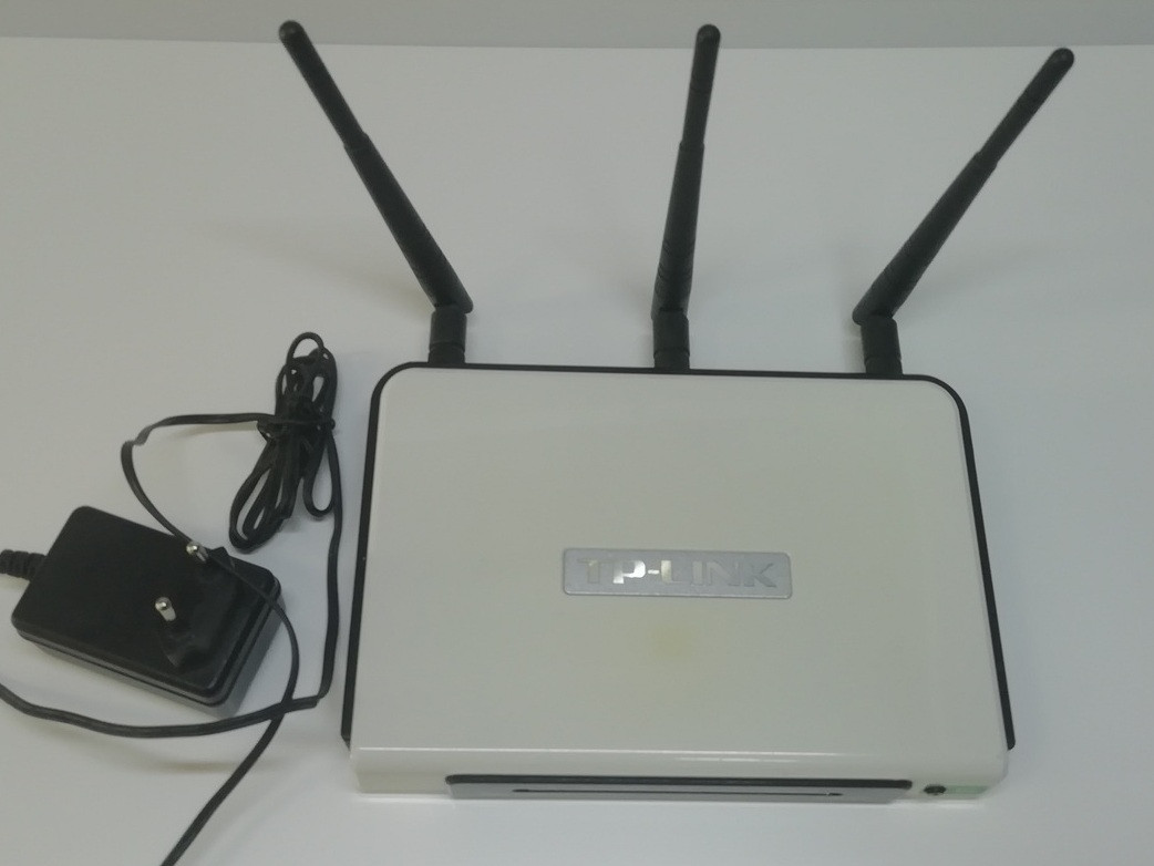 Бездротовий маршрутизатор Wi-Fi (роутер) TP-Link TL-WR1043ND (USB, MIMO та IPTV, 300 Мбіт/с)