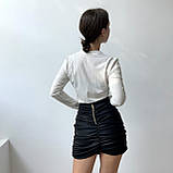 Модна спідниця з еко-шкіри з драпіруванням і блискавкою, фото 3