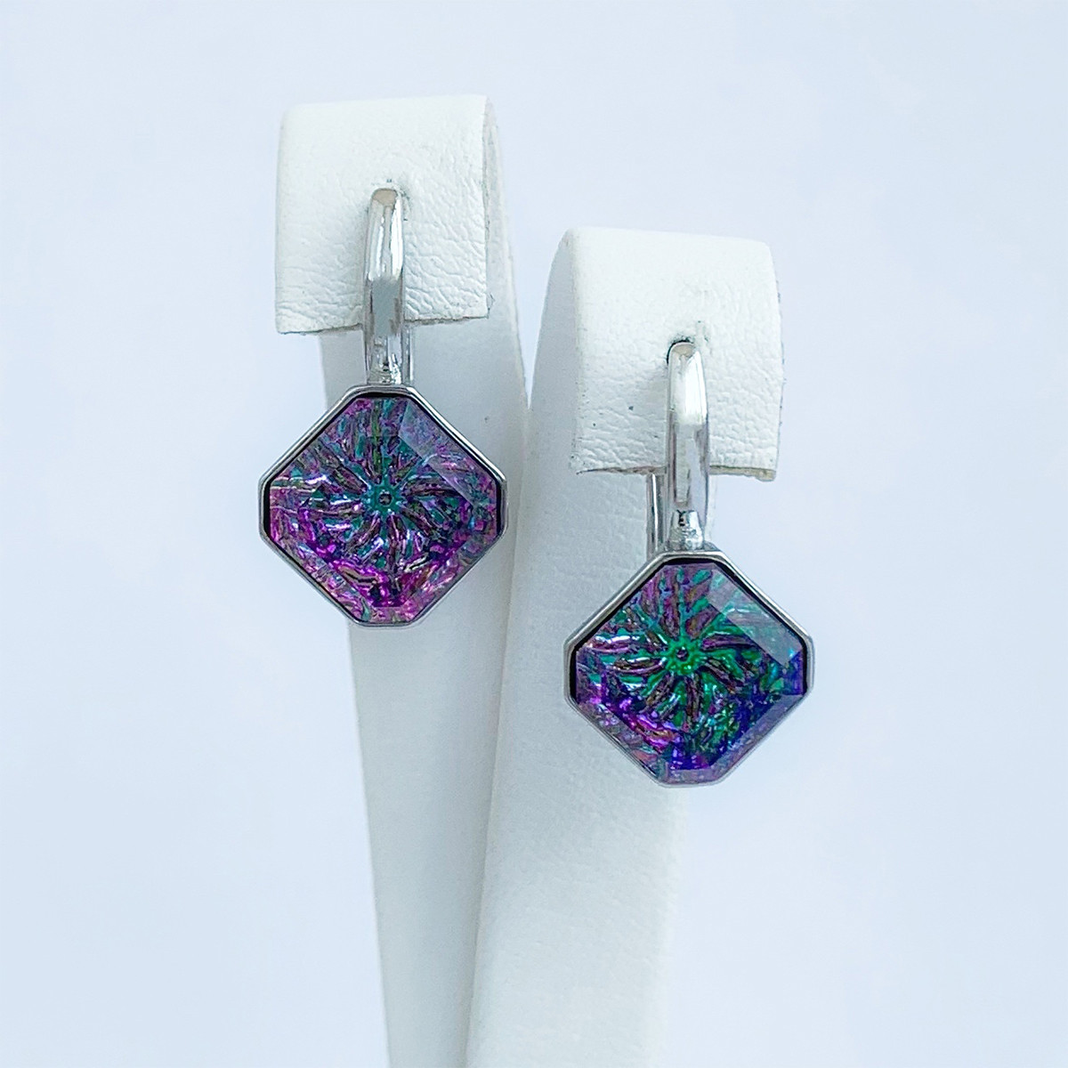 Сережки SONATA з медичного золота, кристали Swarovski фіолетово-синього кольору, родій, 25711