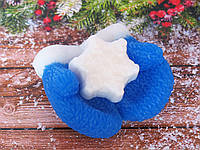 Новогоднее сувенирное мыло ручной работы " Варежки со снежинкой" Синий