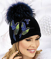 Элегантная женская шапка с помпоном Willi, «Canula» с вышитым декором "Колибри", в черном цвете.