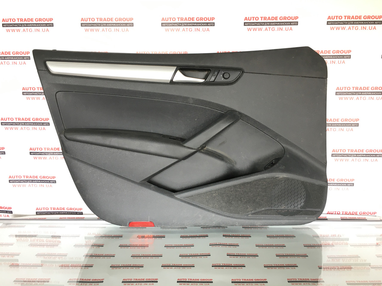 Обшивка дверей (карта) передня ліва VW Passat B7 USA 1.8 TSI 2012-2015 USA
