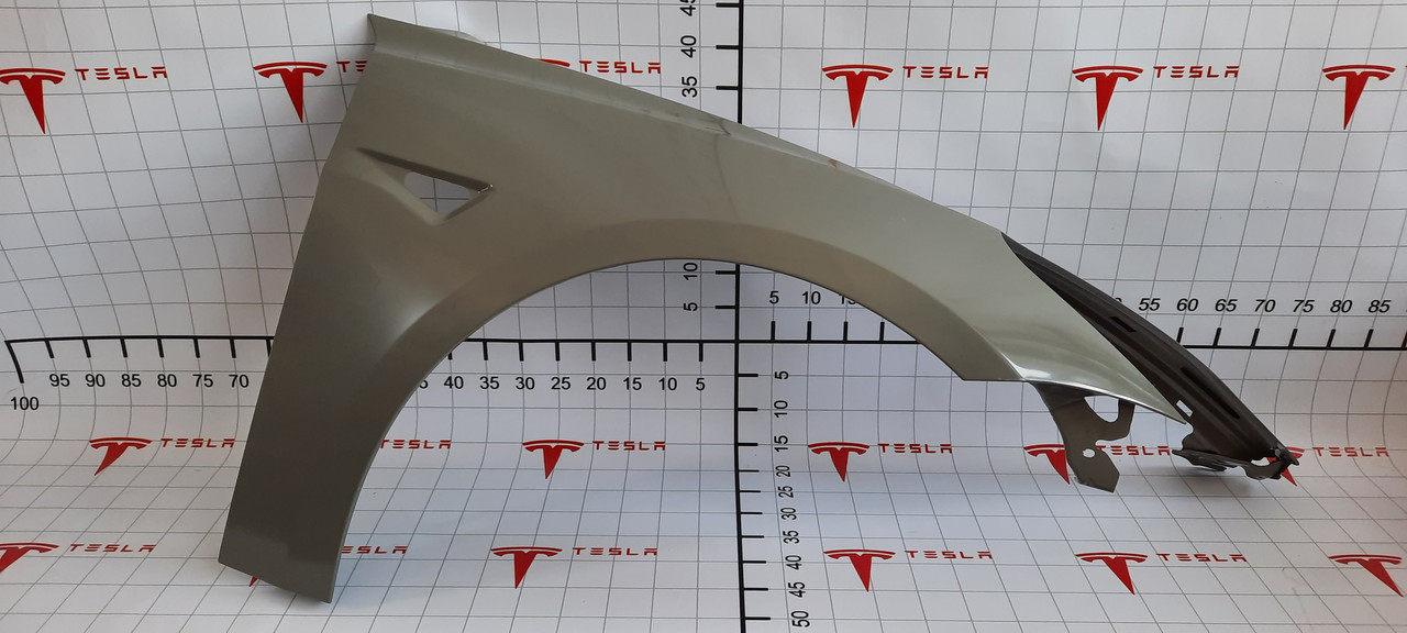 1081400-EO-R Переднє крило праве Tesla Model 3 (1081400)