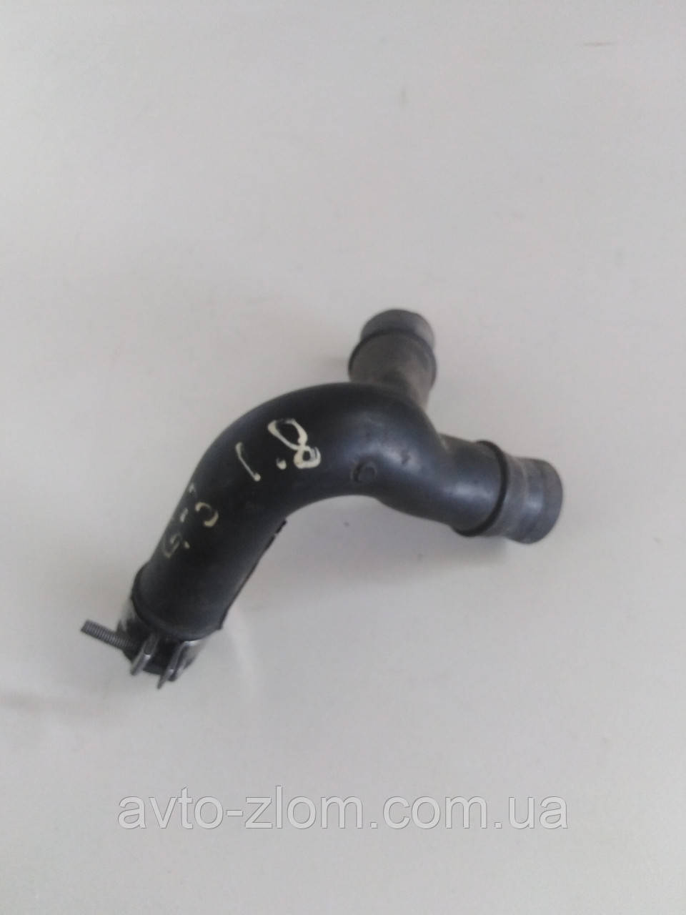Шланг сапуна Volkswagen Passat, Golf 3, Vento, Пассат, Гольф 3, Венто 1,8i. 048103493A.