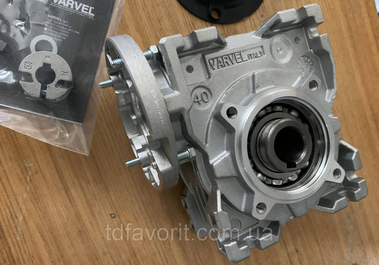 Черв'ячний редуктор Varvel FRT 40 1:70 IEC63 B14 AC19 MTG Varvel
