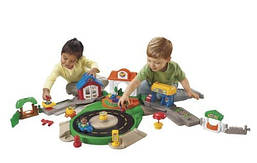 Інтерактивна іграшка від Fisher Price "Маленькі люди — Відкриття "