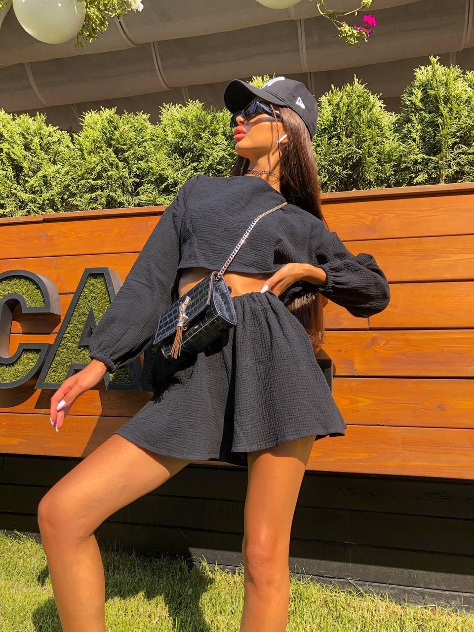 Стильний літній жіночий костюм шорти та вільний верх муслін, фото 1