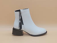 Белые кожанные ботинки Еrisses. Маленькие размеры (33).