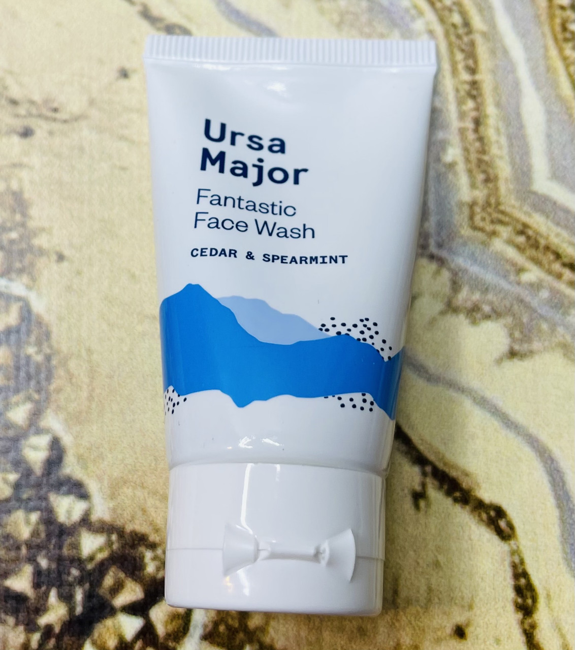 Очищення з кедром і м'ятою для шкіри обличчя URSA MAJOR Fantastic Face Wash