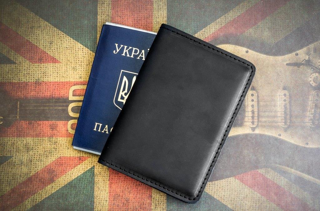 Портмоне для документов паспорта и денег натуральная кожа мужское ФЛАГМАН черное - фото 1 - id-p1450351243