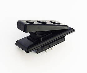 Педаль дитячого електромобіля Bambi 8x5 см чорна 2 контакти