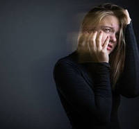 Нервовий тик, причини й лікування.