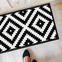 Придверний килимок для дому із принтом «Чорно білий геометричний ромб» на гумовій основі 75х45х0,4 см (KOV_20S037)