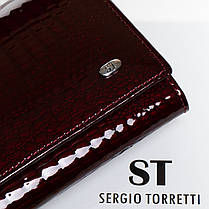 Гаманець шкіряний лаковий жіночий бордовий на магніті дві змійки всередині одна зовні Sergio Torretti W501-2, фото 2