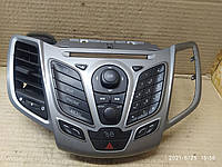 Накладка центральной консоли +магнитола Ford Fiesta mk7 08-13р 8a6118a802bgw 8a6t18k811be