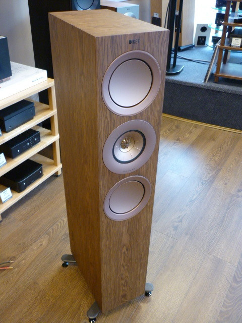Kef R7