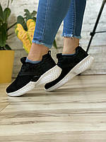 Повсякденні жіночі кросівки літні спортивні м'які з текстилю чорні біла підошва