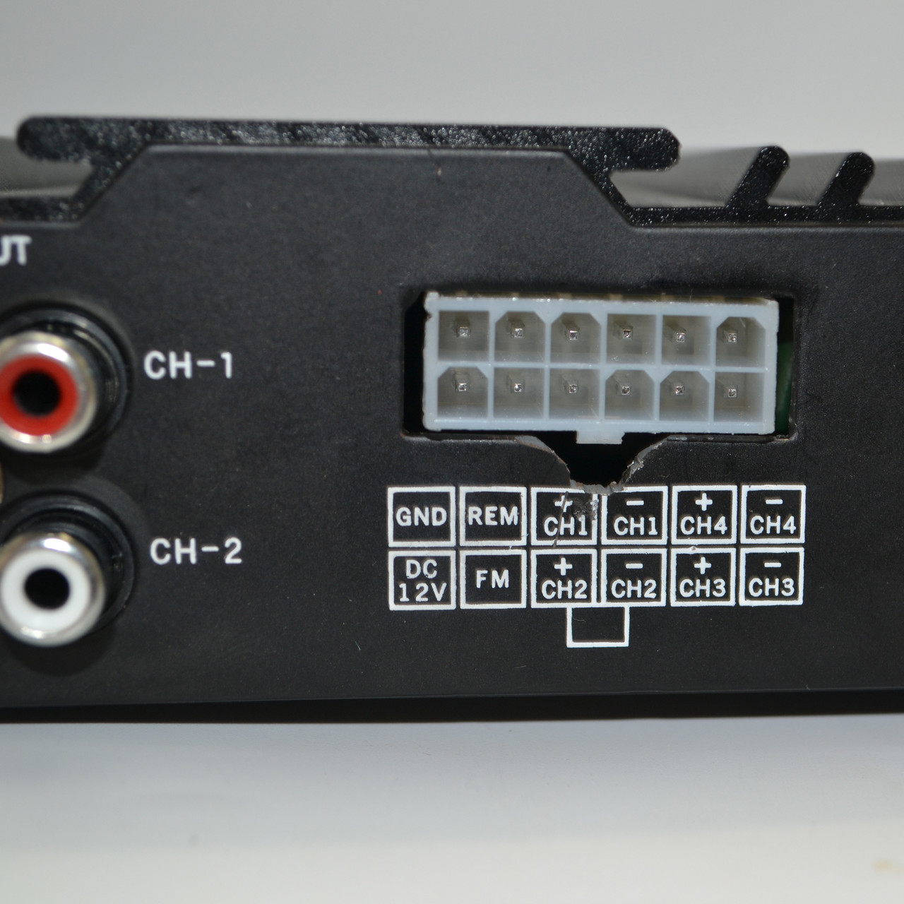 Усилитель звука автомобильный 4-канальный UKC X-8000USB 4835 S - фото 6 - id-p1373472906