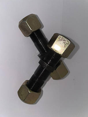 Шпилька маточини 2ПТС-4 М18х1,5 з гайками права різьба, фото 1