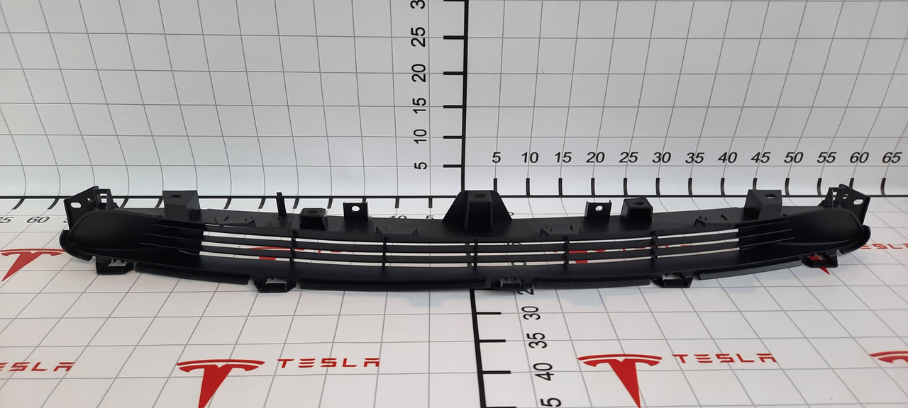1085927-00-C Решітка бампера переднього декоративна (гриль) Tesla Model 3 (1085927) (108592700C)