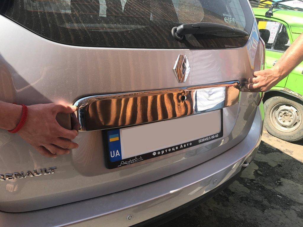 Dacia Duster Планка над номером повна (неір.) ARS Накладки на ручки Дачія Дастер, фото 1