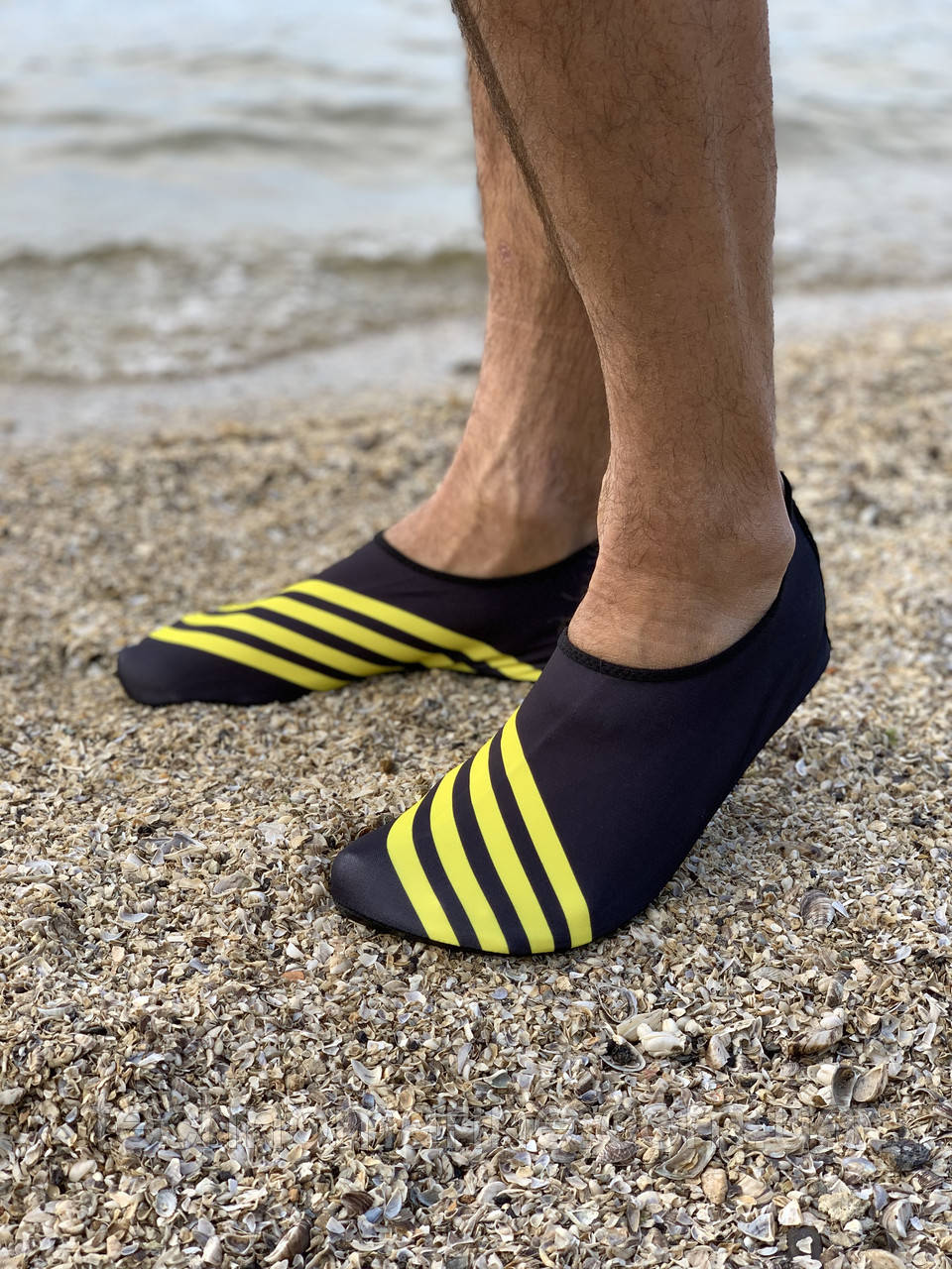 Неопренова взуття аквашузы Skin Shoes чорні з жовтими смужками 44