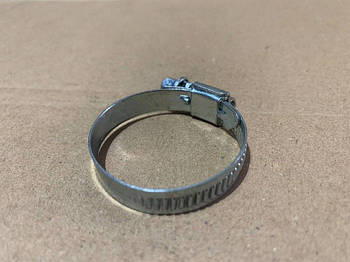 Хомут затяжний оцинкований 25-40мм.