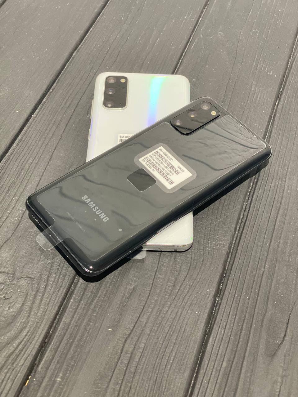 Смартфон Samsung Galaxy S20 (SM-G980FD) 8/128gb DUOS Black, 12+64+12/10Мп, 6,2", Exynos 990, 4000mAh, 3 мес