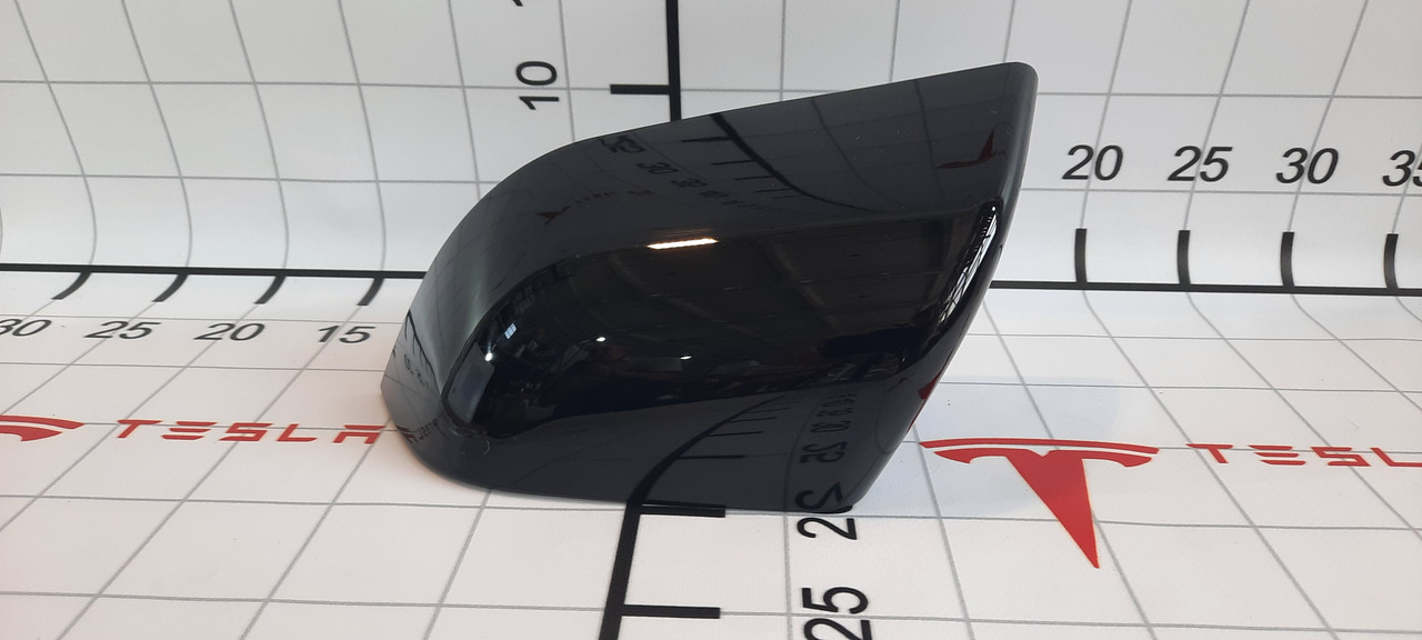 1092292-00-L Кожух дзеркала зовнішнього лівий Tesla Model 3 (109229200D)