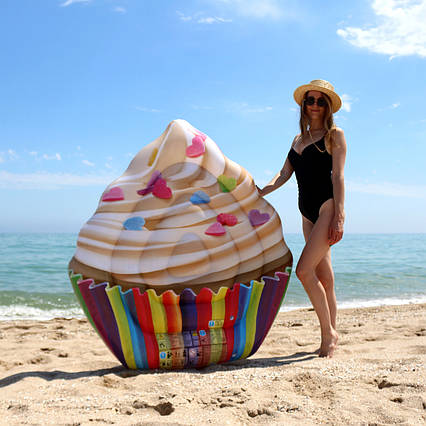 Матрац надувний Intex Кекс (Cupcake) арт.58770. Дуже добре підходить для відпочинку на морі, в басейні