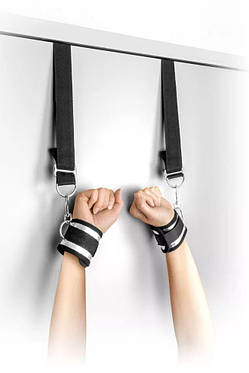 Фіксатор для рук на дверях Fetish Tentation Door swing handcuffs, фото 1