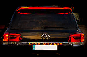 Toyota LC200 спойлер (дизайн 2018) у білому кольорі Full-LED TMR Спойлера Тойота Ленд Крузер 200