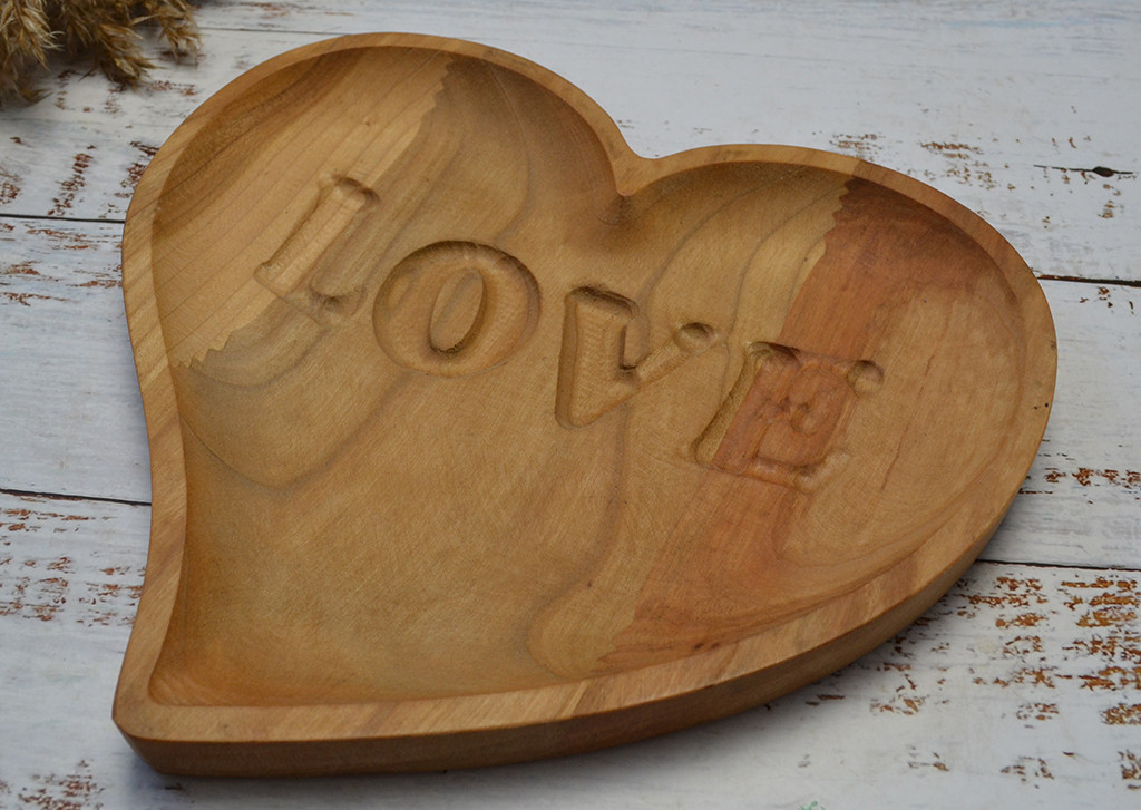 Дошка для подачі страв, Love
