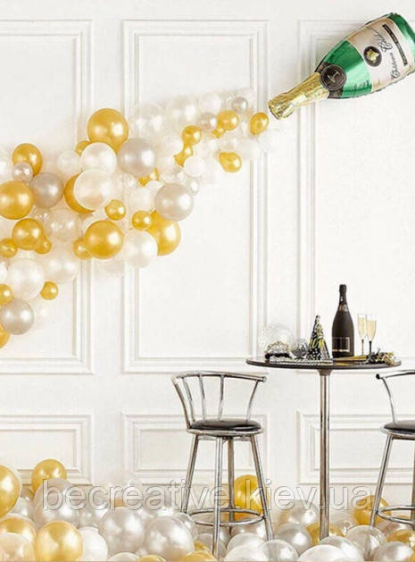 Святковий набір із безліччю повітряних куль