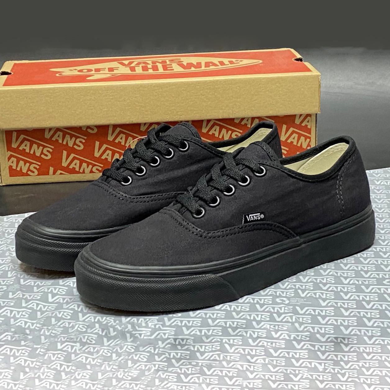 Жіночі кеди, кросівки Vans текстильні стильні повсякденні чорні