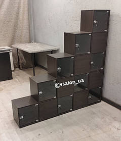 Стелаж у салон із полицями закритий V612
