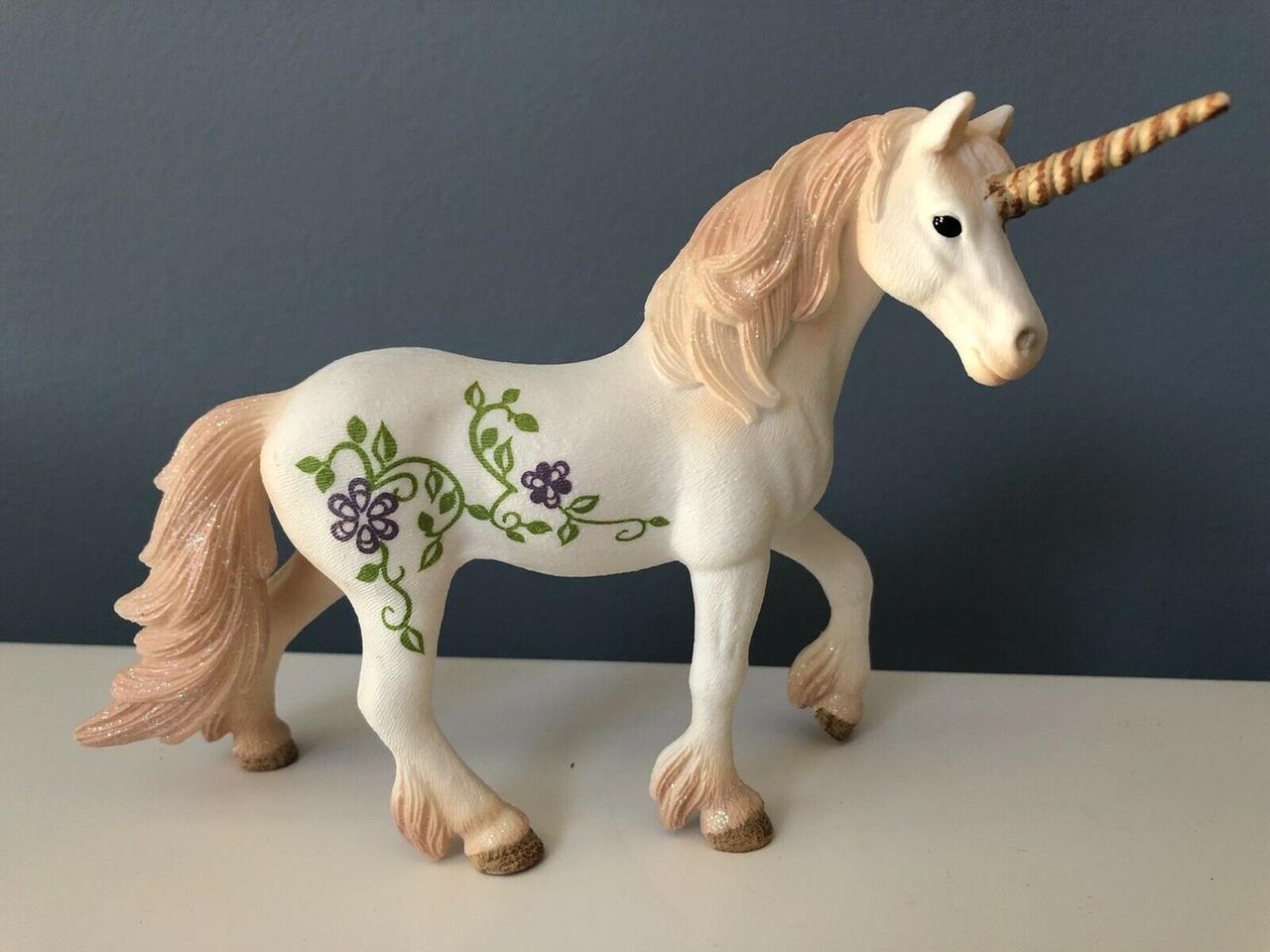 Блискучий єдиноріг Шляйх з фільму Баяла Принцеса і Єдиноріг SCHLEICH Sparkling Unicorn 70521