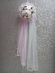 Ікебана на весільну машину рожева. Прикраси на весільний автомобіль