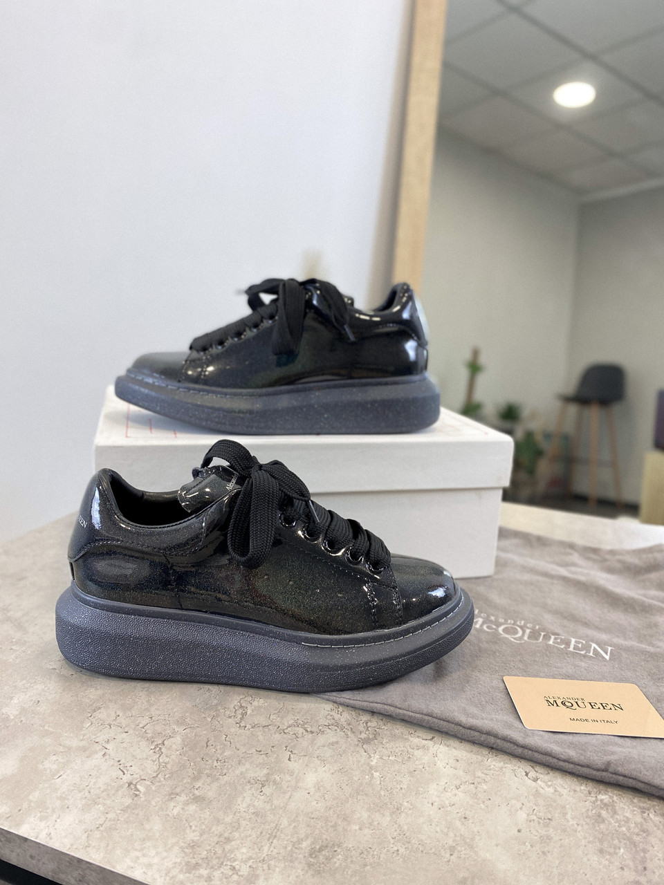 Кросівки жіночі чорні Alexander McQueen Galaxy light sole (05754)