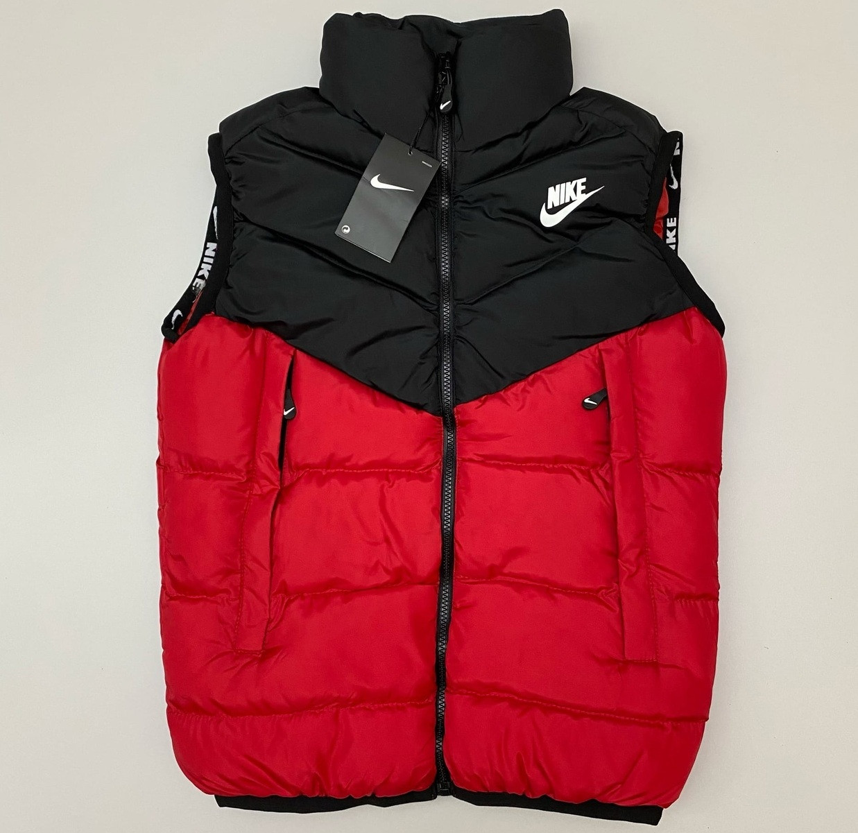 Чоловіча жилетка (безрукавка) спортивний жилет стьобаний Nike Туреччина червона з чорним. Живе фото. топ, фото 1