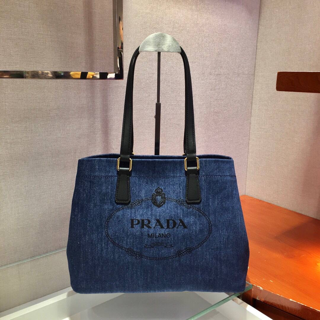 Сумка Prada жіноча