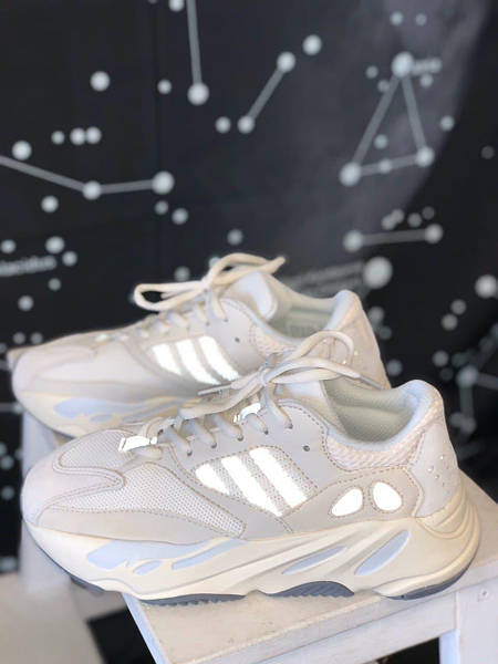 Adidas boost 700 analog online