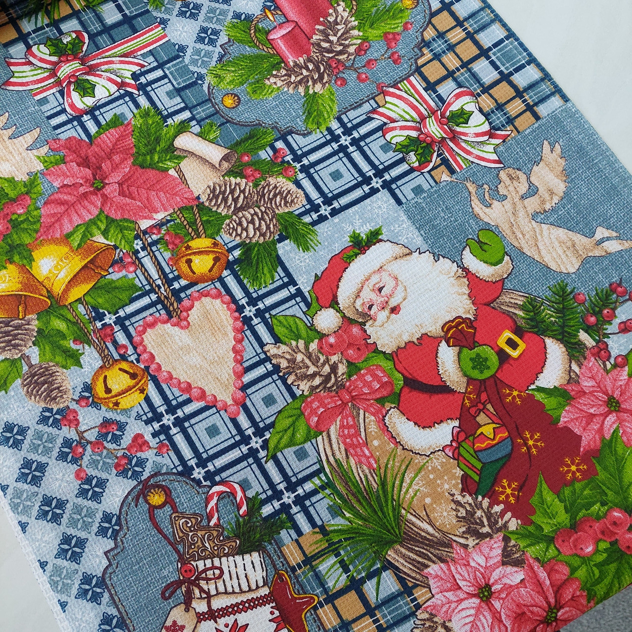 Новорічна тканина для вафельних рушників з Санта Клаусом і різдвяним декором на сірому, ш. 50 см, фото 1